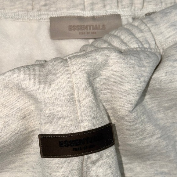 Fear of God Essentials SS22 'Light Oatmeal' Sweatpants Size M - Picture 5 of 7